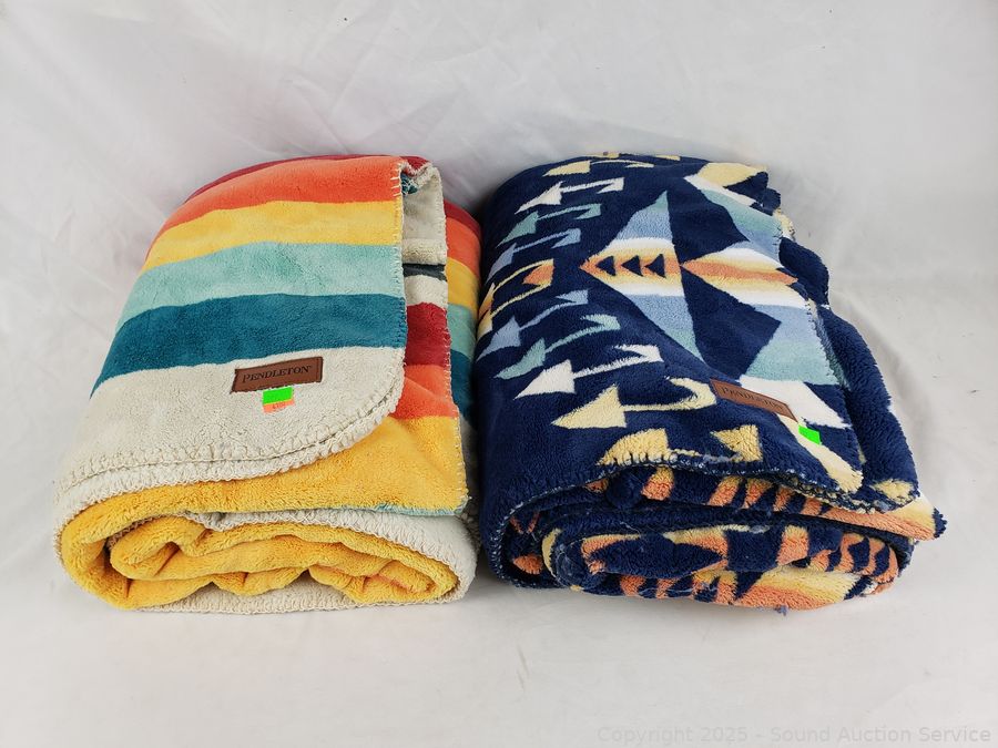 SAS Christmas Décor, Antiques, Dolls Online Auction