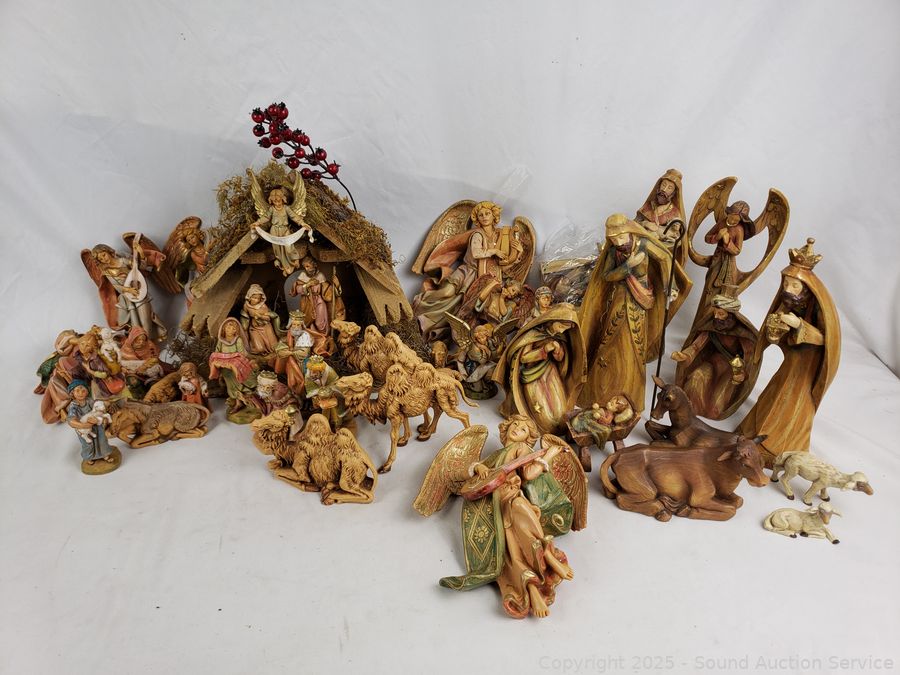 SAS Christmas Décor, Antiques, Dolls Online Auction