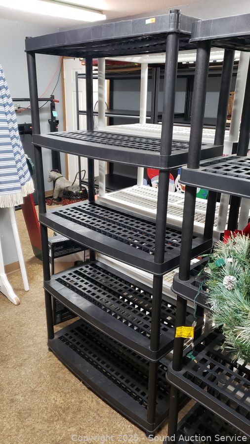 SAS Christmas Décor, Antiques, Dolls Online Auction