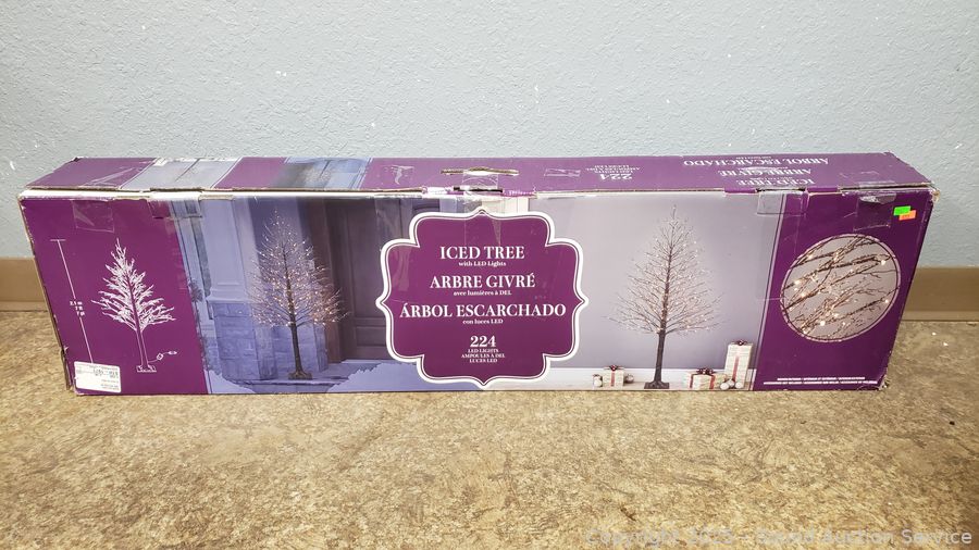 SAS Christmas Décor, Antiques, Dolls Online Auction