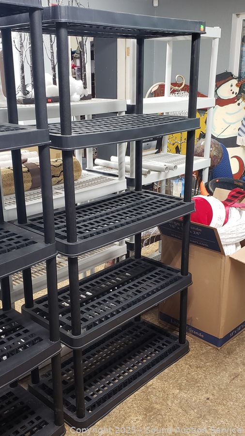 SAS Christmas Décor, Antiques, Dolls Online Auction