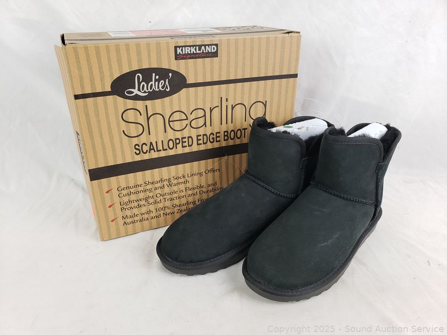 SAS Christmas Décor, Antiques, Dolls Online Auction