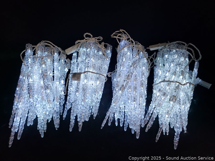 SAS Christmas Décor, Antiques, Dolls Online Auction