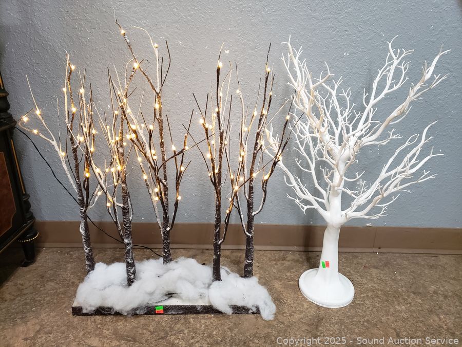 SAS Christmas Décor, Antiques, Dolls Online Auction