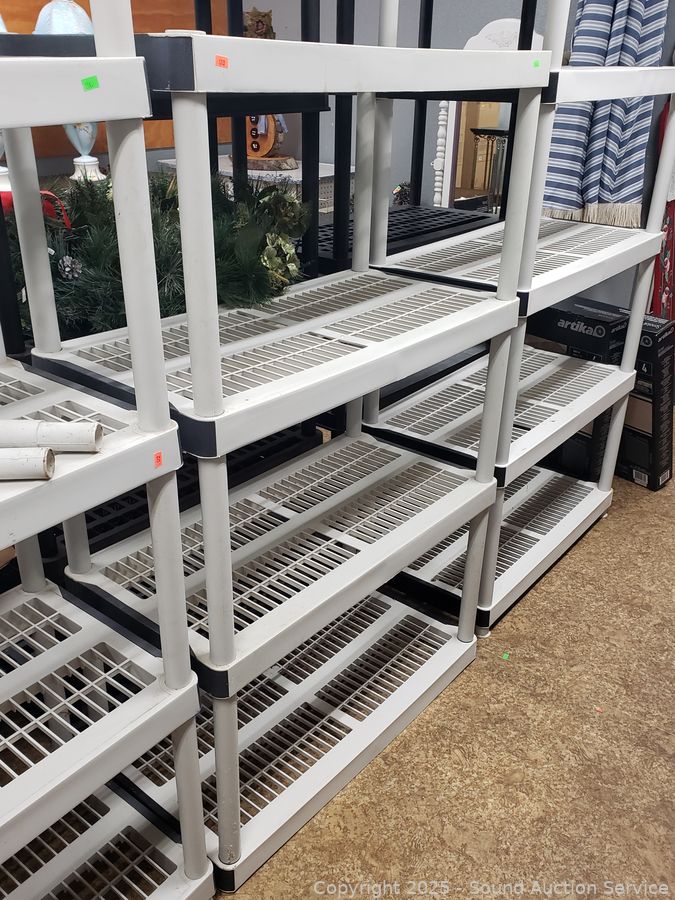 SAS Christmas Décor, Antiques, Dolls Online Auction