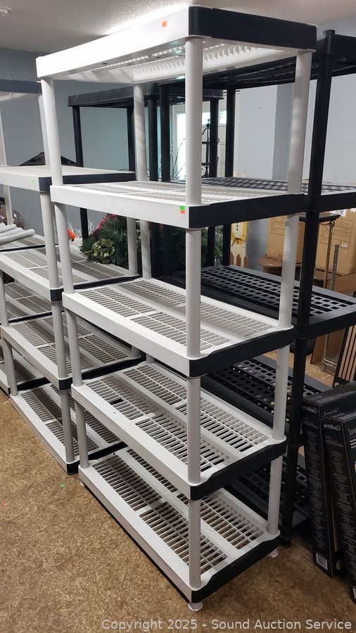 SAS Christmas Décor, Antiques, Dolls Online Auction