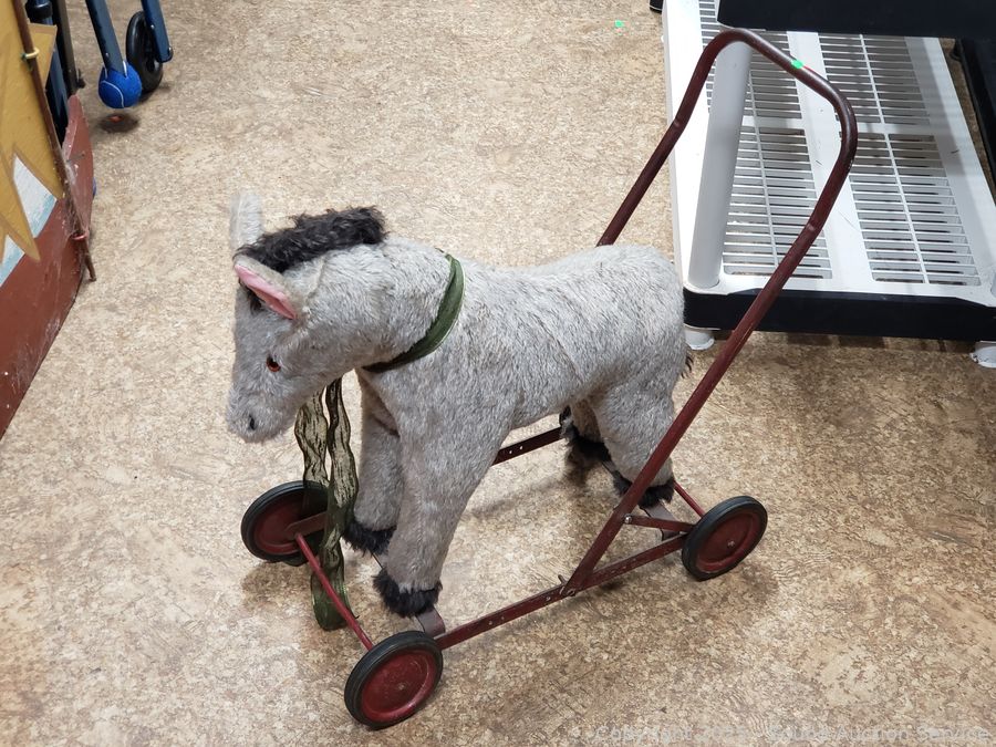 SAS Christmas Décor, Antiques, Dolls Online Auction