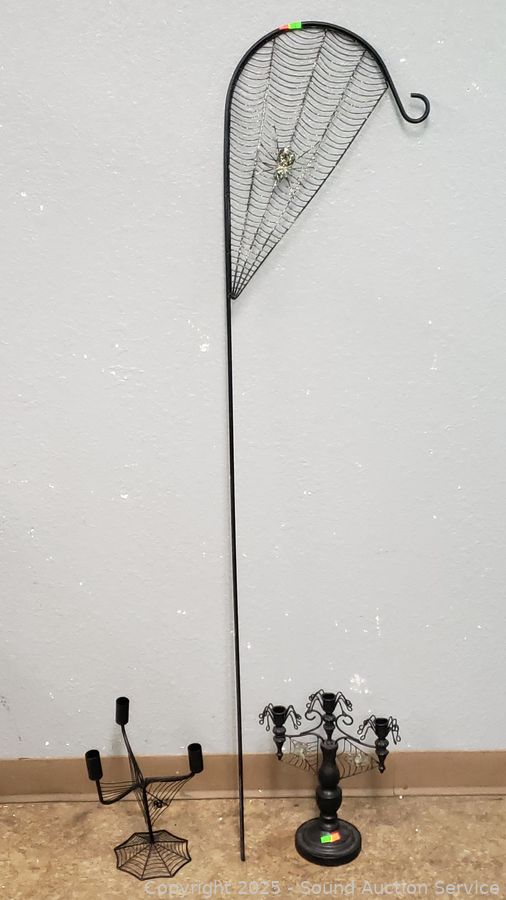 SAS Christmas Décor, Antiques, Dolls Online Auction