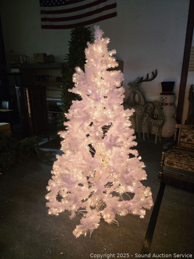 SAS Christmas Décor, Antiques, Dolls Online Auction