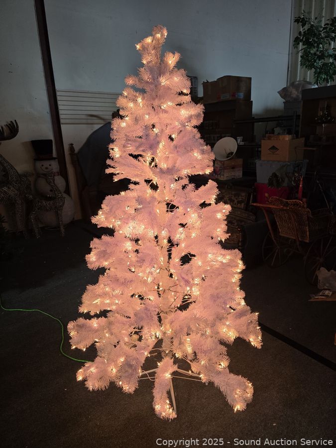 SAS Christmas Décor, Antiques, Dolls Online Auction