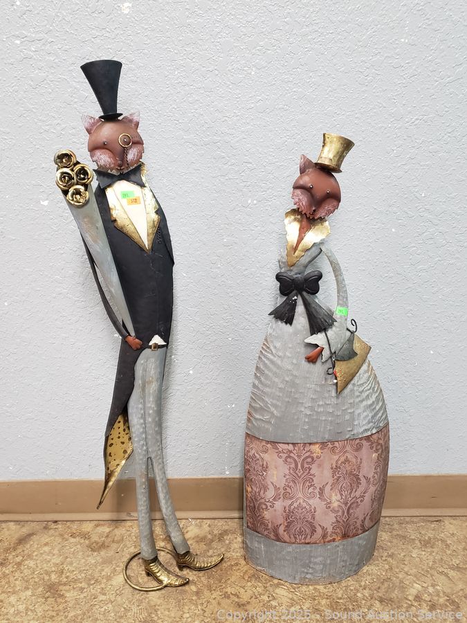 SAS Christmas Décor, Antiques, Dolls Online Auction