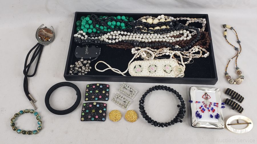 SAS Mini Van, Original Art, Household Online Auction