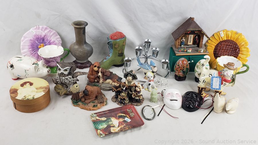 SAS Mini Van, Original Art, Household Online Auction