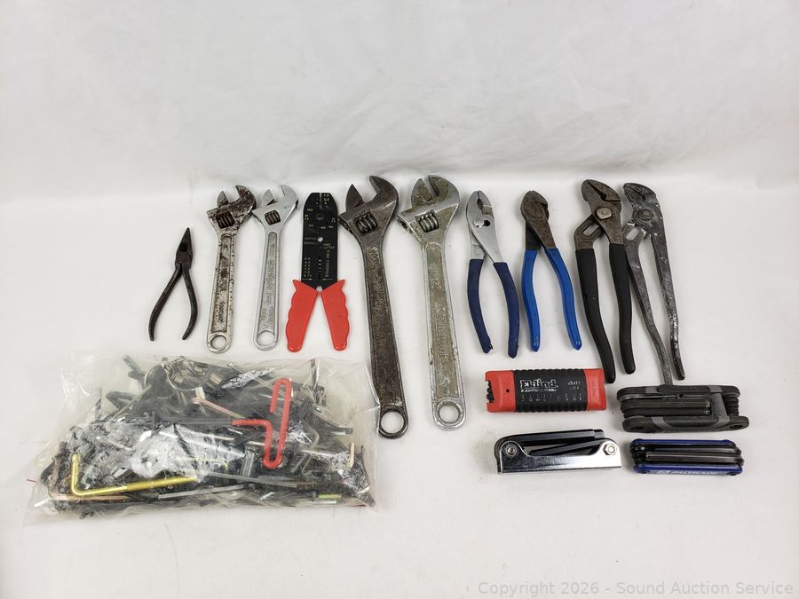 SAS Mini Van, Original Art, Household Online Auction