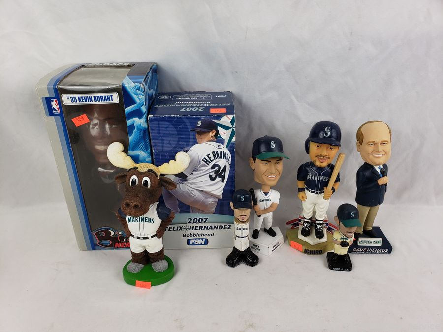 SAS Mini Van, Original Art, Household Online Auction