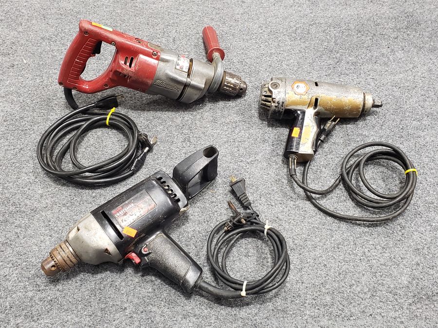 SAS Mini Van, Original Art, Household Online Auction