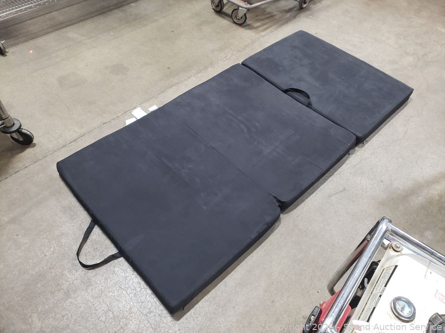 SAS Tools, Batik Fabric, Beer Signs Online Auction