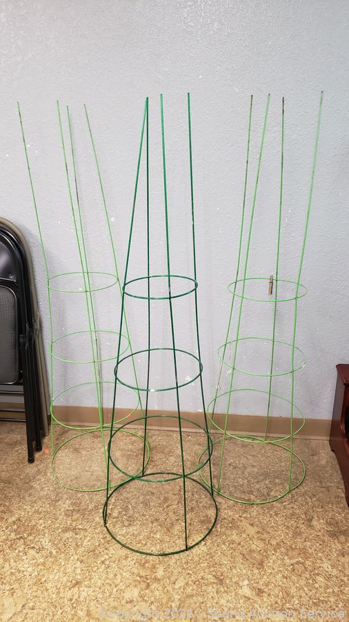 SAS Cub Cadet Lawn Tractor, Reloading Online Auction