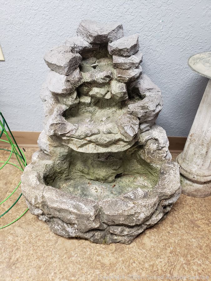 SAS Cub Cadet Lawn Tractor, Reloading Online Auction