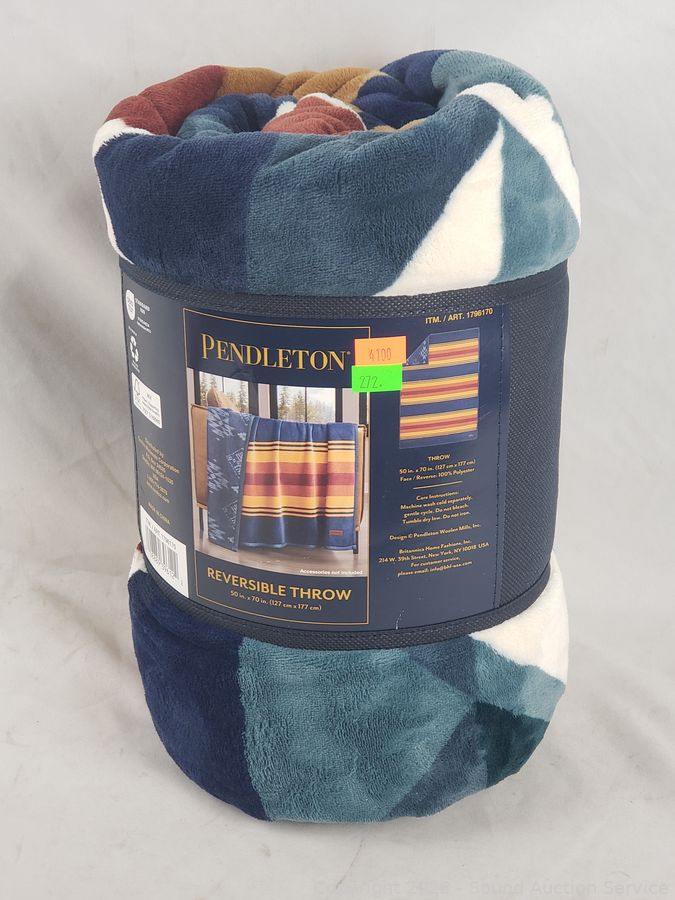 SAS Cub Cadet Lawn Tractor, Reloading Online Auction