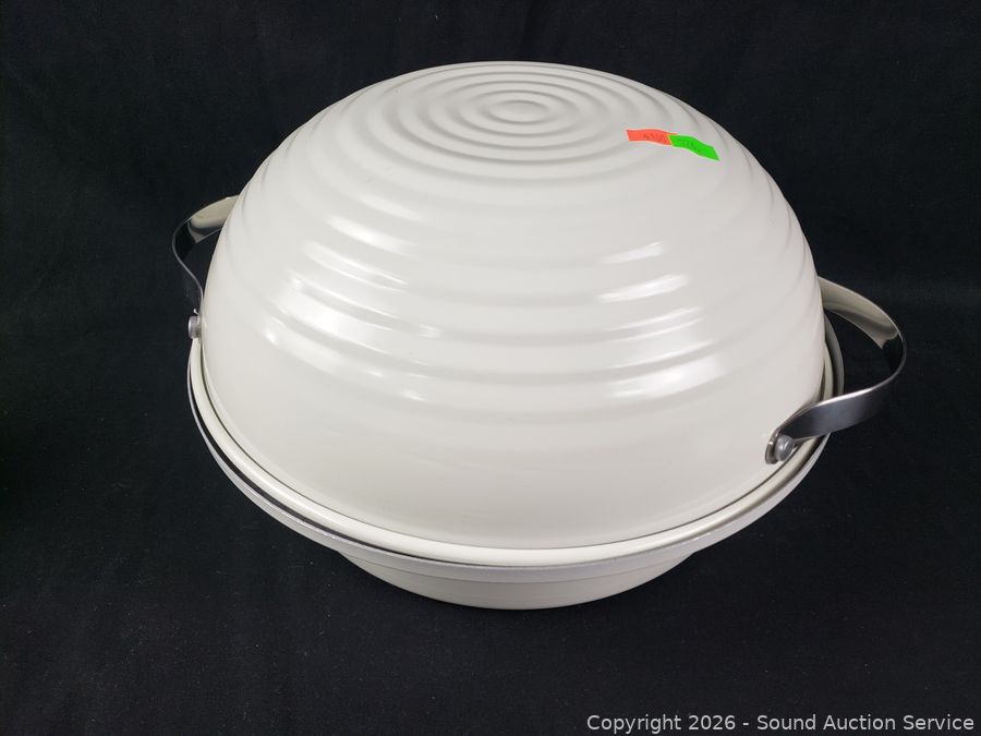 SAS Cub Cadet Lawn Tractor, Reloading Online Auction