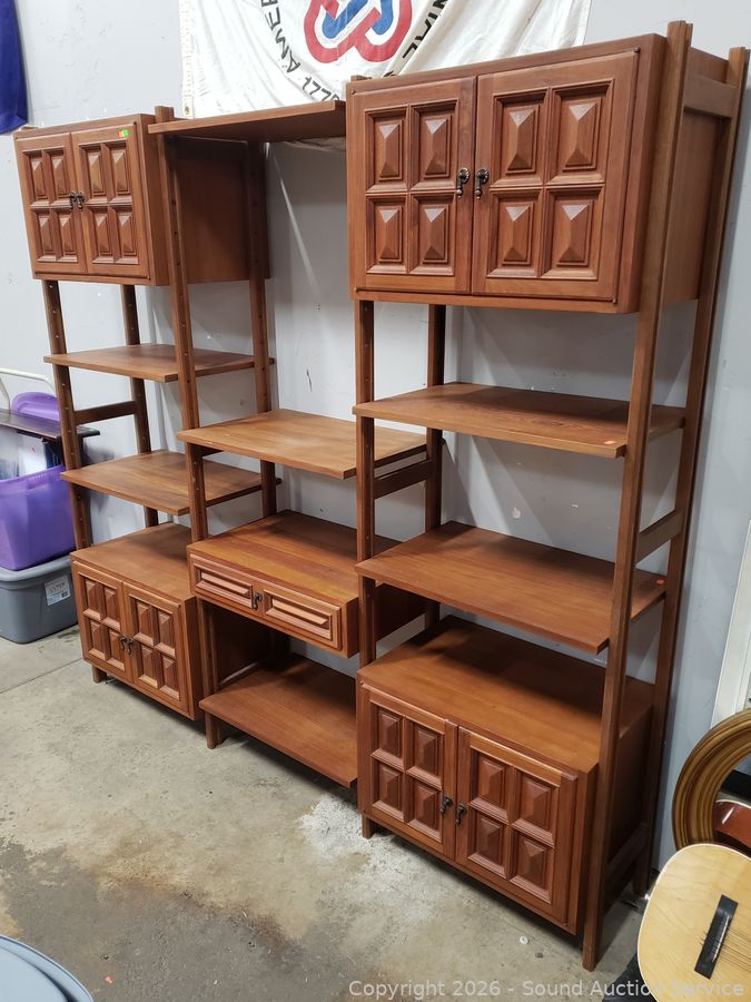 MCM Teak, Décor, Comics, Knives, Atari Online Auction