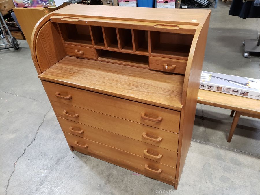 MCM Teak, Décor, Comics, Knives, Atari Online Auction