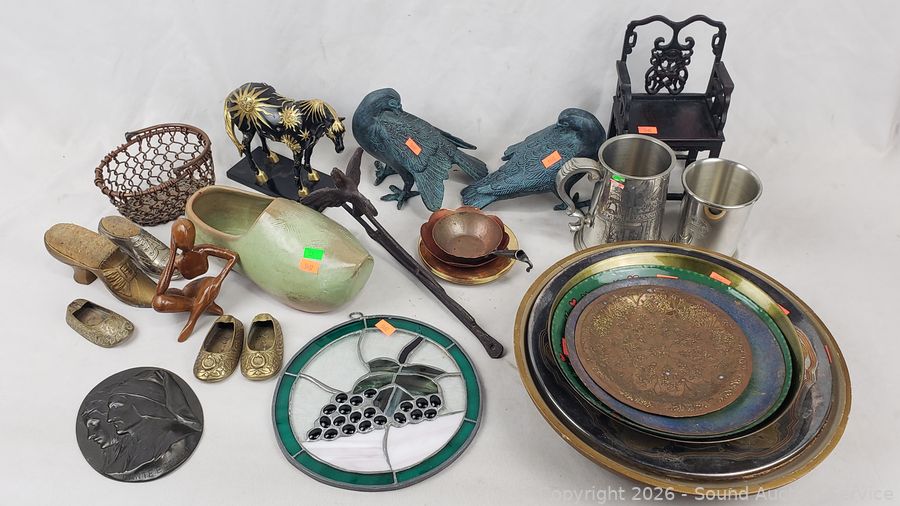 MCM Teak, Décor, Comics, Knives, Atari Online Auction