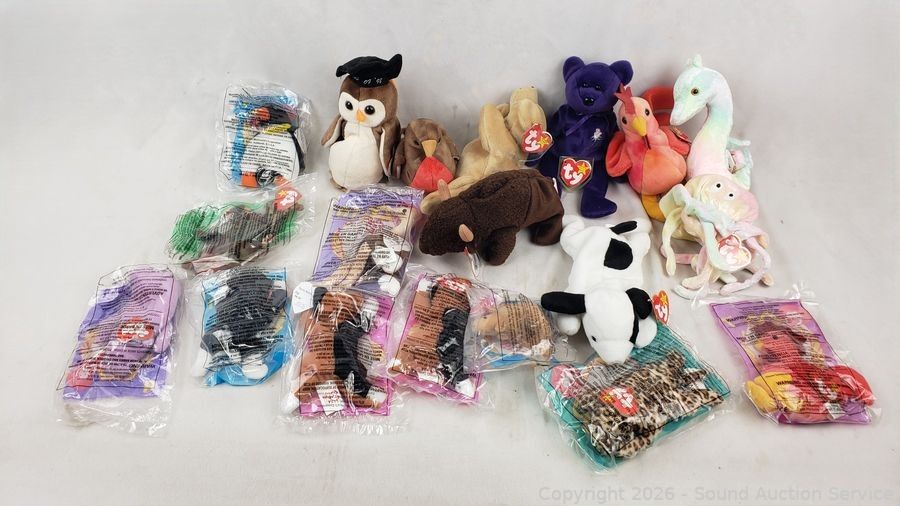 MCM Teak, Décor, Comics, Knives, Atari Online Auction