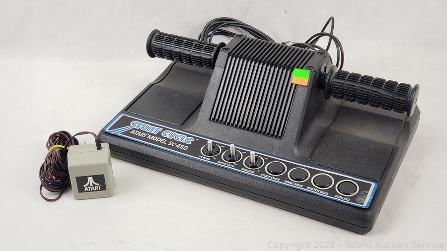 MCM Teak, Décor, Comics, Knives, Atari Online Auction