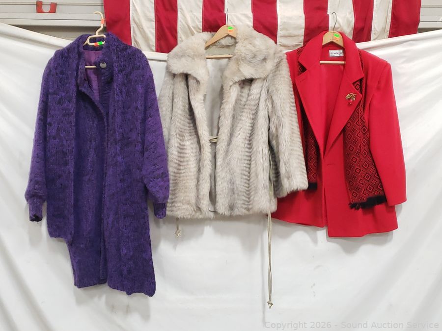 MCM Teak, Décor, Comics, Knives, Atari Online Auction