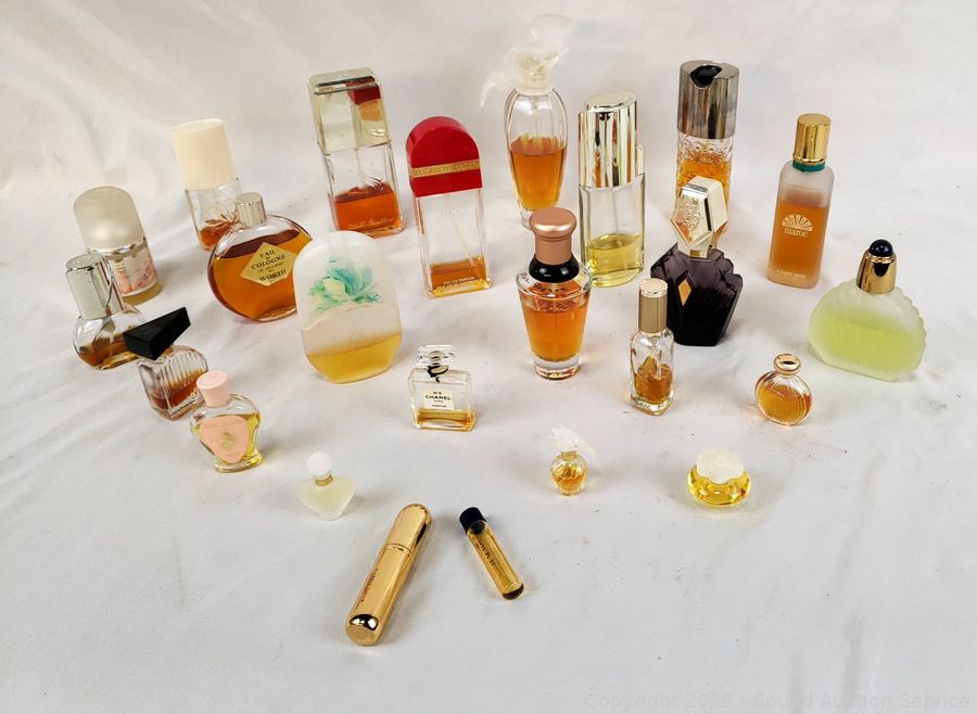 MCM Teak, Décor, Comics, Knives, Atari Online Auction