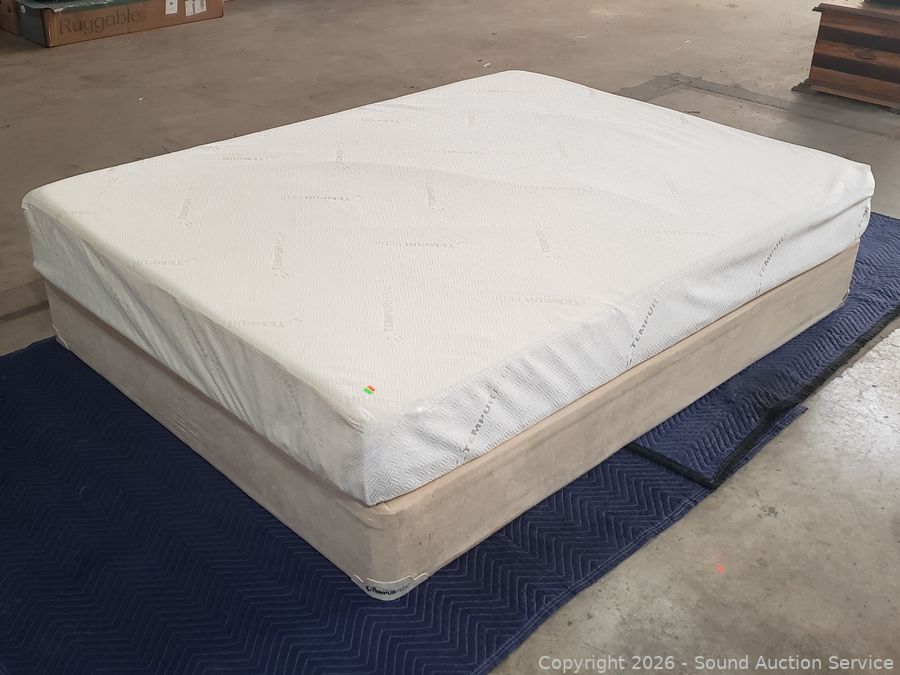 MCM Teak, Décor, Comics, Knives, Atari Online Auction