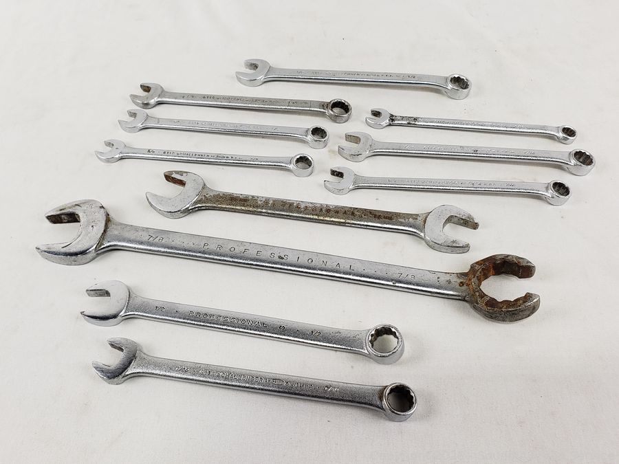 SAS Live Plants, Silver, Tools Online Auction