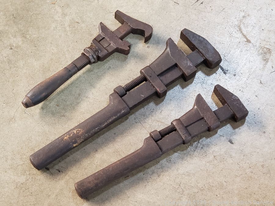 SAS Live Plants, Silver, Tools Online Auction