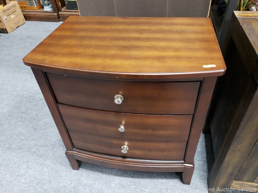 SAS Barbies, Dale Tiffany, Cameras, Furniture Online Auction