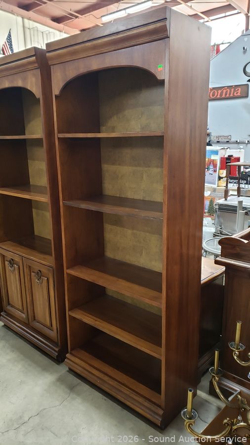SAS Comic Books, Recliners, Elec. Golf Cart Online Auction