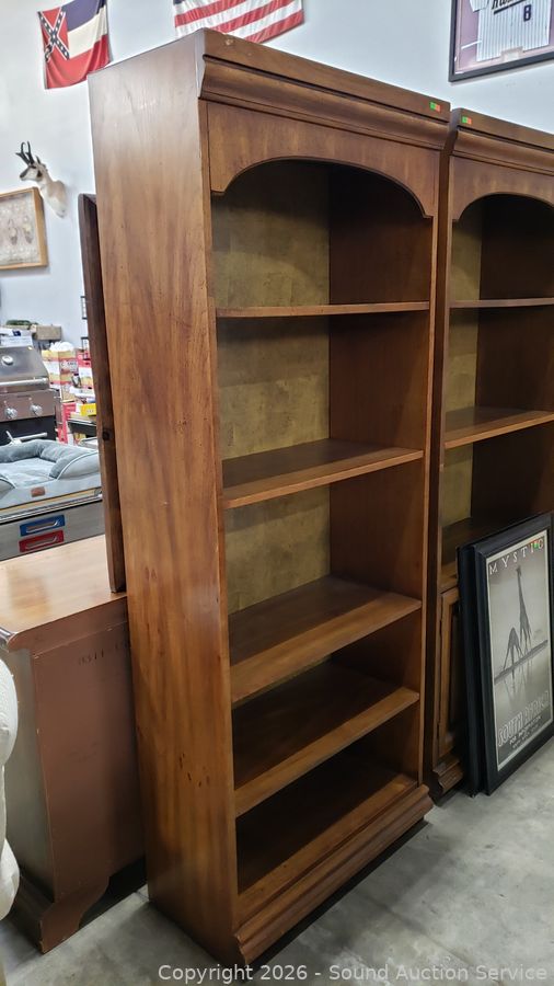 SAS Comic Books, Recliners, Elec. Golf Cart Online Auction