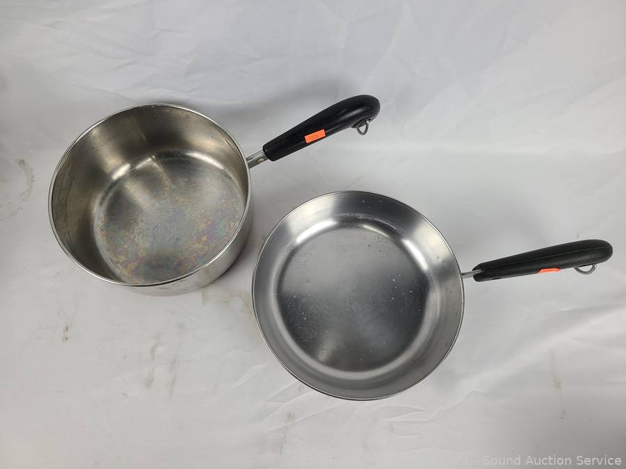 Sound Auction Service - Auction: 04/22/23 1975 Porsche 914 Sports Car &  Collectibles Online Auction ITEM: Revere Ware Copper Bottom Pans w/Lids