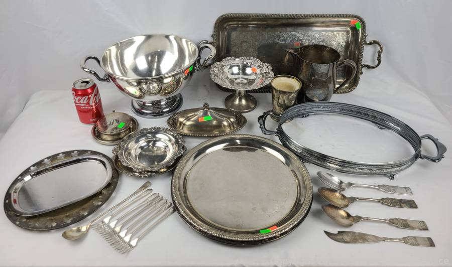 Sound Auction Service - Auction: 04/22/23 1975 Porsche 914 Sports Car &  Collectibles Online Auction ITEM: Revere Ware Copper Bottom Pans w/Lids