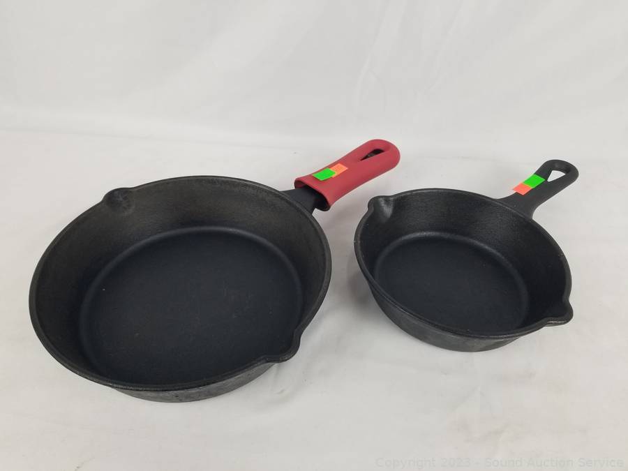 Sound Auction Service - Auction: 06/19/23 SAS Shaw, Ziemba Online Auction  ITEM: 4 Cuisinel Cast Iron Skillets & Burner Stand