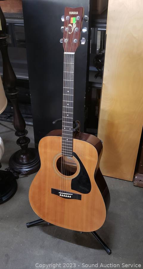 Yamaha fg 405 acoustic outlet guitar