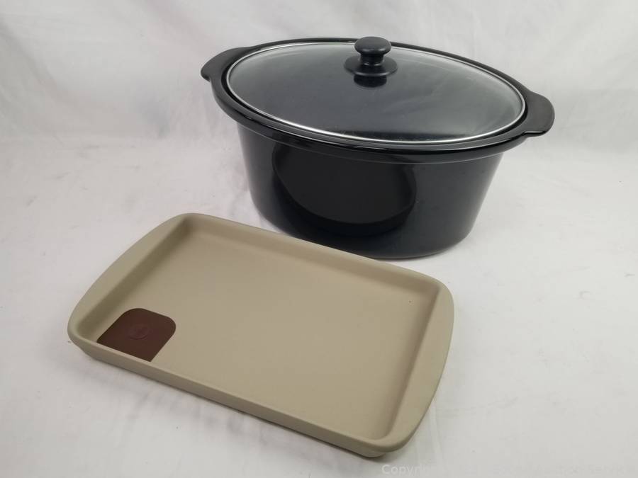 Pampered Chef / Tupperware Auction