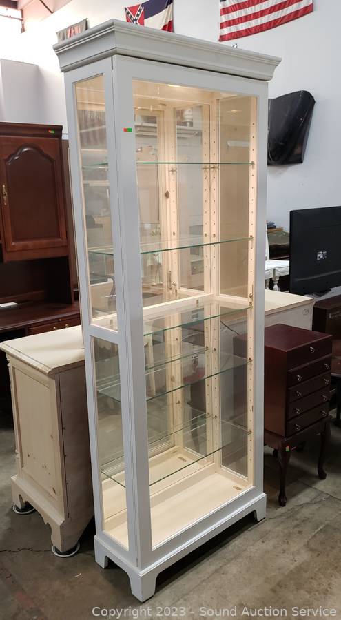 Flagg lighted deals curio cabinet