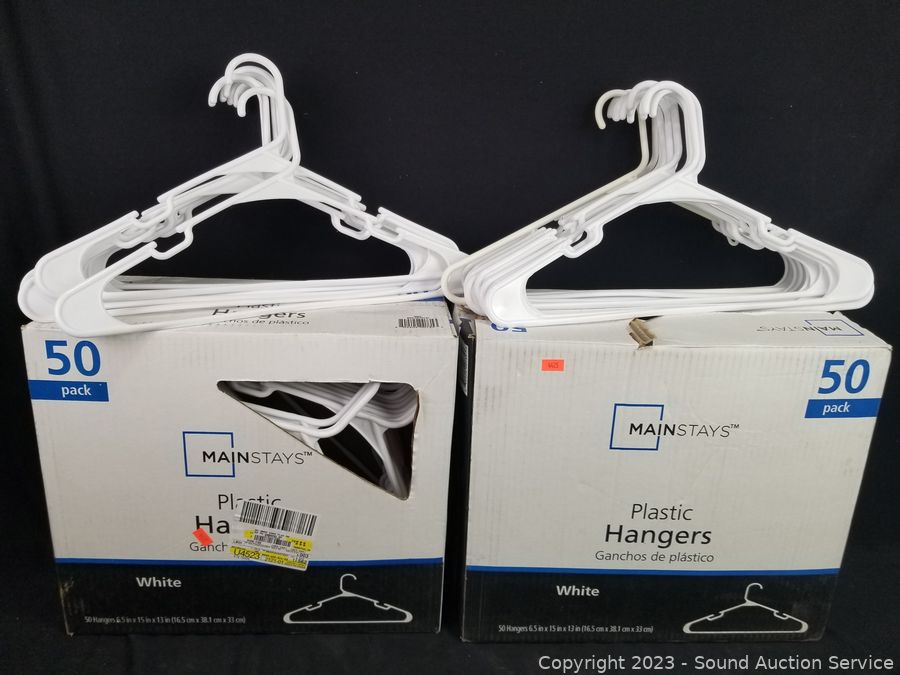  Mainstay White Plastic Hangers, 10 Pack