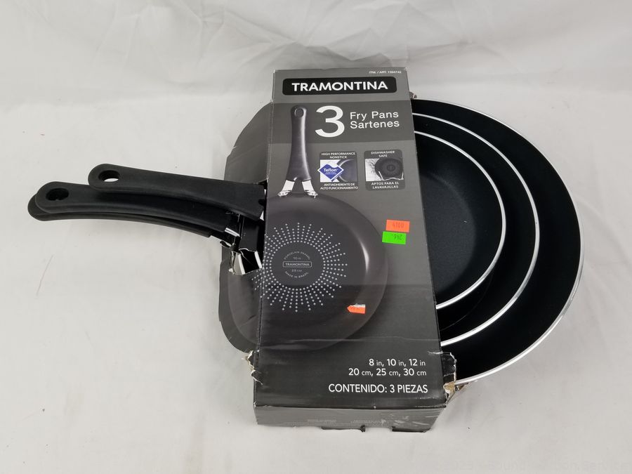 Sound Auction Service - Auction: SAS Reetz, Toft Online Auction ITEM:  Tramontina 5qt All-in-One Pan w/Lid, Steamer Insert & 2 Wood Spoons
