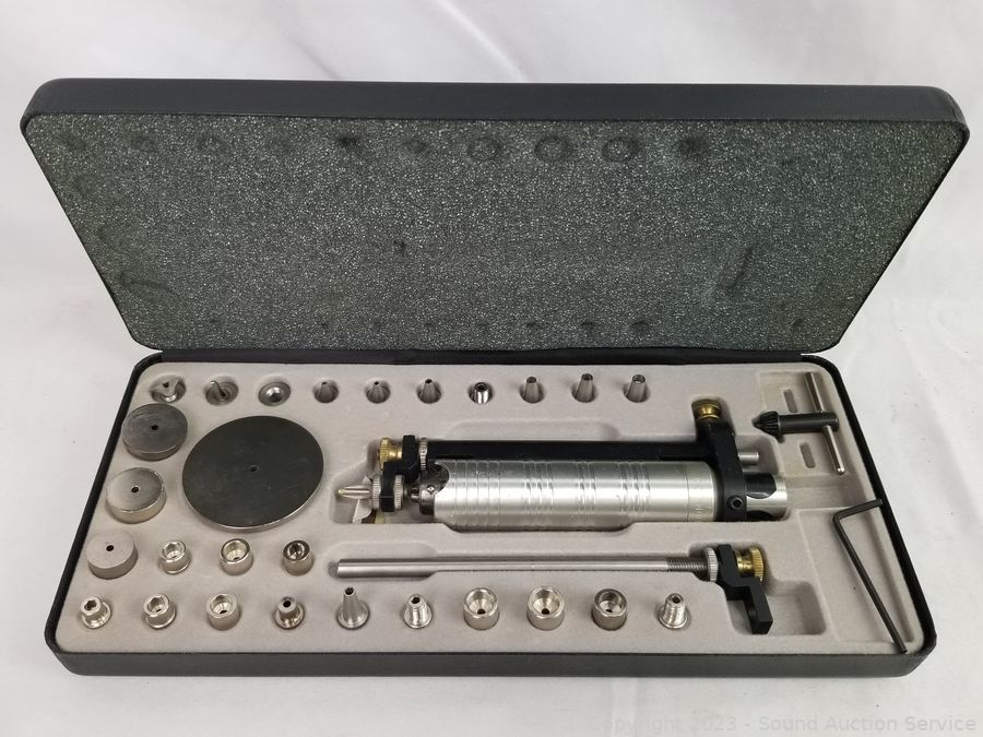 Sound Auction Service - Auction: SAS Reetz, Toft Online Auction ITEM:  GraverMax MA88004 Jewelry Pneumatic Engraver Machine w/Pedal