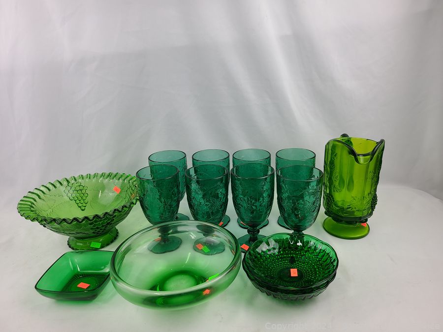 Sound Auction Service Auction Sas Nunn Pt2 Online Estate Auction Item 14pc Assorted Green 6449