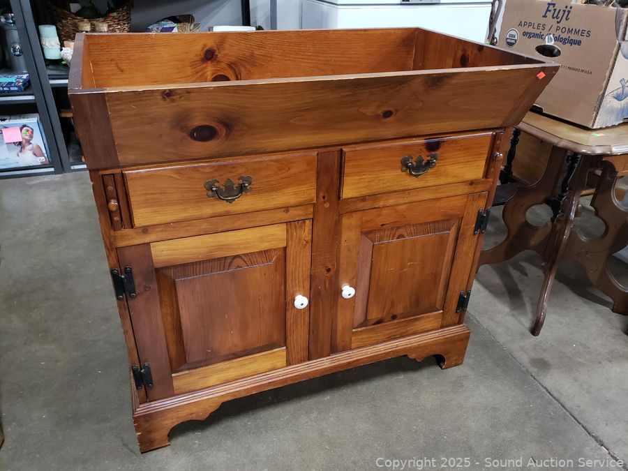 08/19/25 SAS Ford Van, Toyota Prius, Jewelry, Household Online Auction