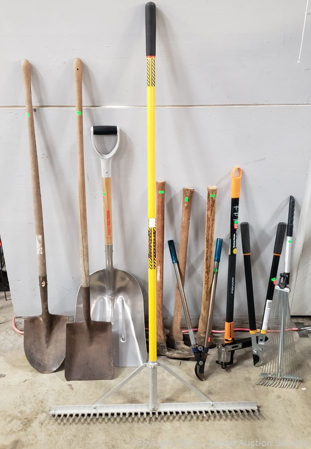 09/16/24 SAS Steiff Dolls, Garden Statues Online Auction